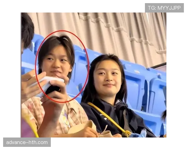 昌雅妮逛街像开秀，刷卡那一刻我突然怀疑人生