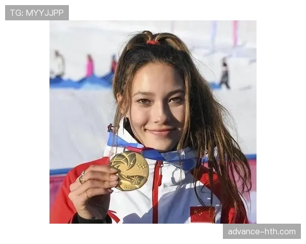 谷爱凌训练完顺手买了个包，这自律和消费观我真搞不懂